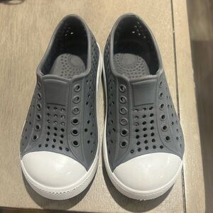 Kids gray water shoes